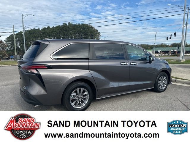 2022 Toyota Sienna XLE