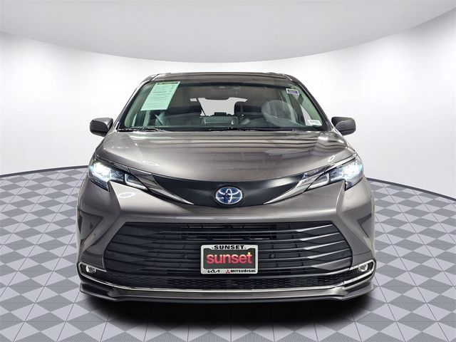 2022 Toyota Sienna XLE