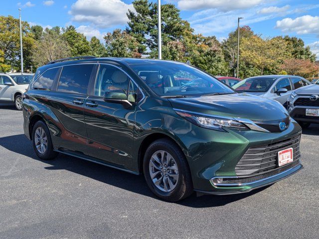 2022 Toyota Sienna XLE