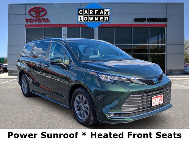 2022 Toyota Sienna XLE