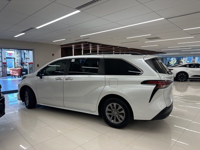 2022 Toyota Sienna XLE