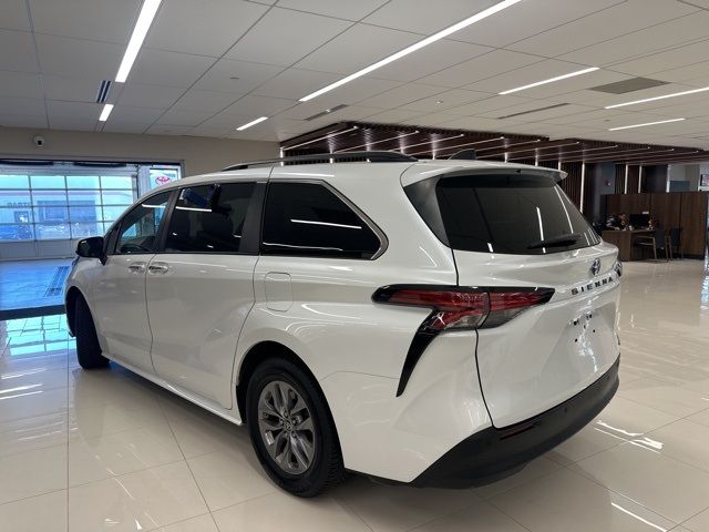 2022 Toyota Sienna XLE