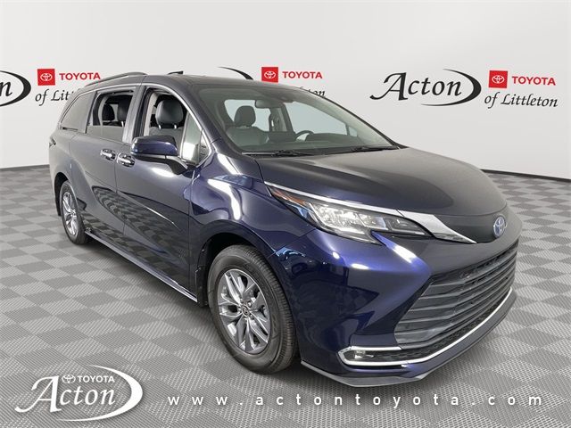 2022 Toyota Sienna XLE