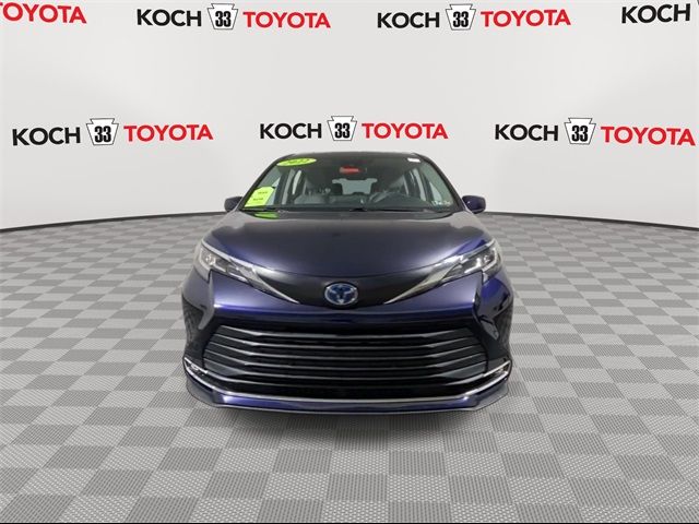 2022 Toyota Sienna XLE