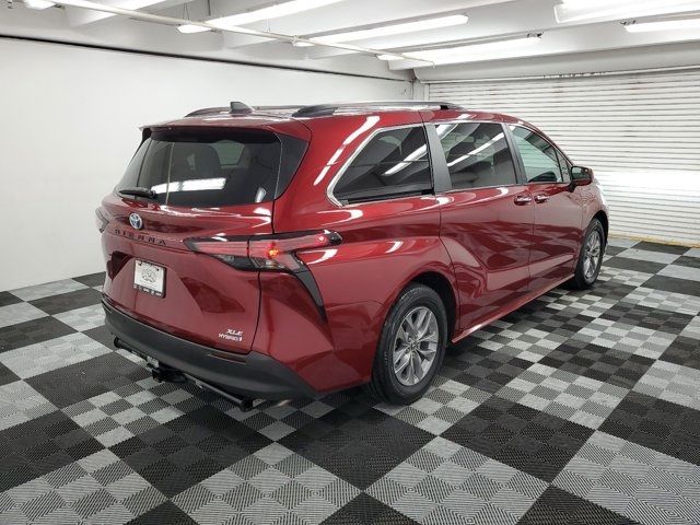 2022 Toyota Sienna XLE