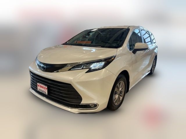 2022 Toyota Sienna XLE