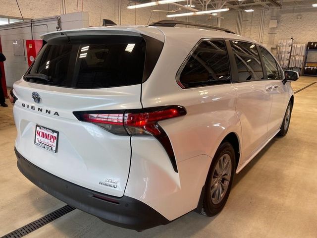 2022 Toyota Sienna XLE
