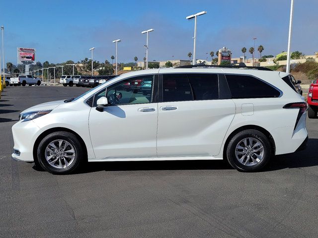 2022 Toyota Sienna XLE