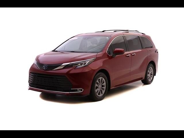 2022 Toyota Sienna XLE