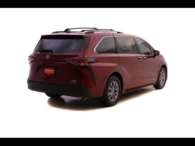 2022 Toyota Sienna XLE