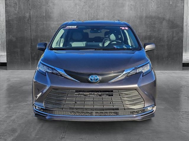 2022 Toyota Sienna XLE