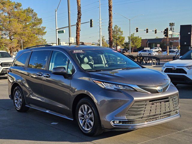 2022 Toyota Sienna XLE