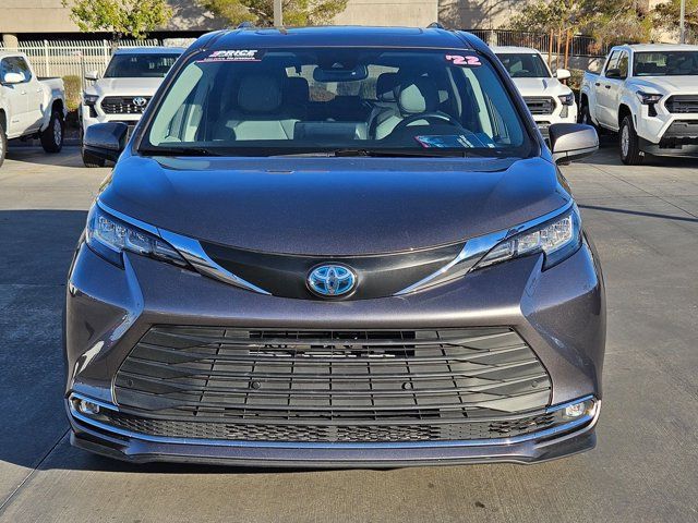 2022 Toyota Sienna XLE