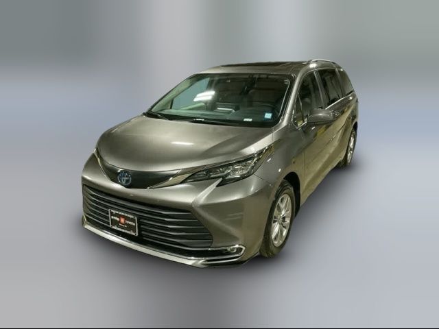 2022 Toyota Sienna XLE