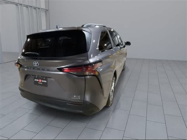 2022 Toyota Sienna XLE