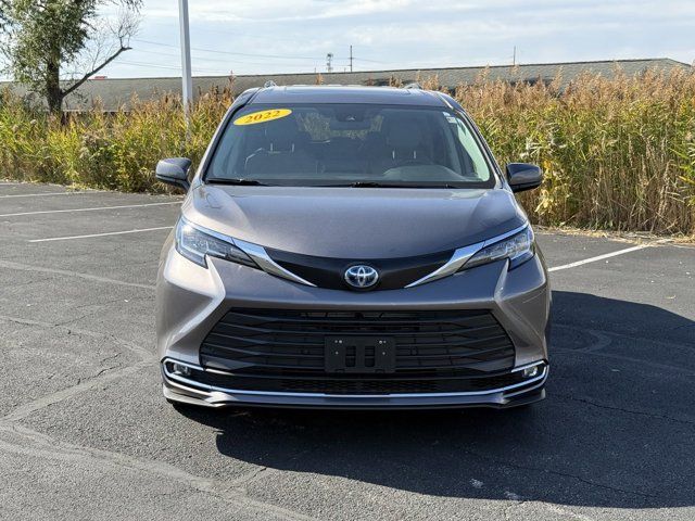 2022 Toyota Sienna XLE