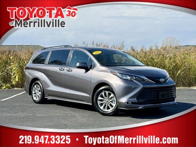 2022 Toyota Sienna XLE