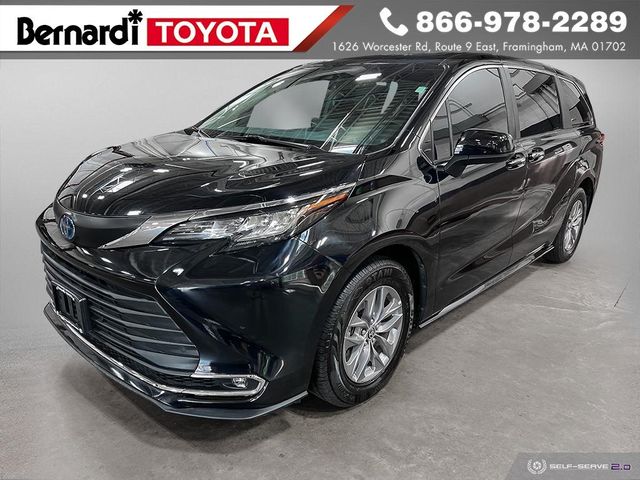 2022 Toyota Sienna XLE