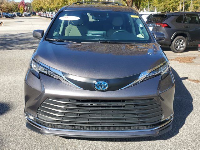 2022 Toyota Sienna XLE