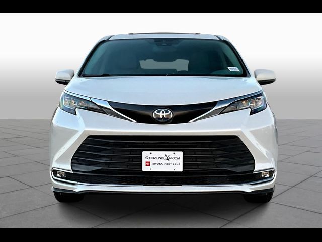 2022 Toyota Sienna XLE