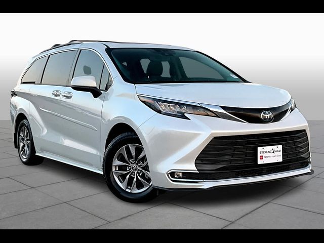 2022 Toyota Sienna XLE