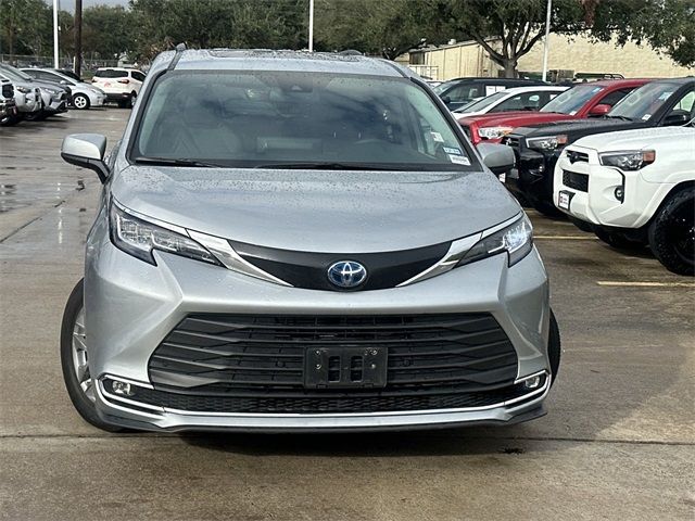 2022 Toyota Sienna XLE