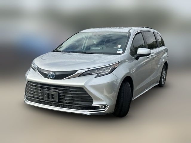 2022 Toyota Sienna XLE