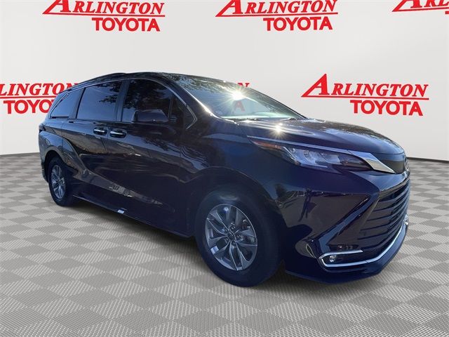 2022 Toyota Sienna XLE