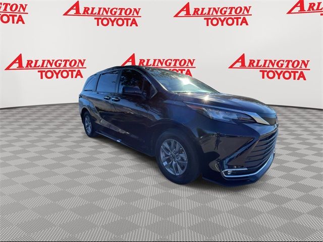 2022 Toyota Sienna XLE