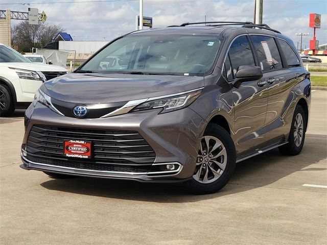 2022 Toyota Sienna XLE