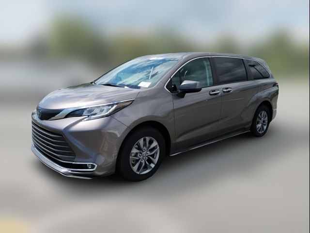 2022 Toyota Sienna XLE