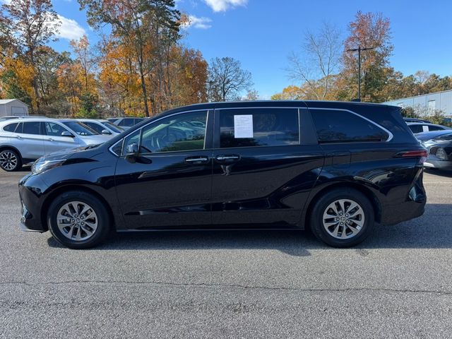 2022 Toyota Sienna XLE