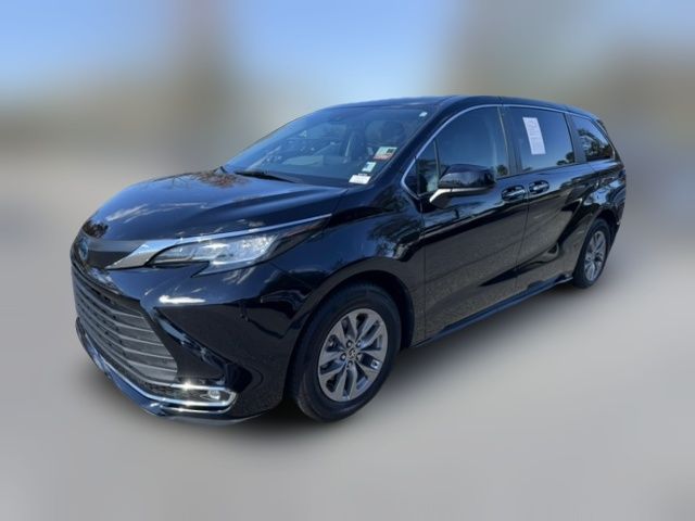 2022 Toyota Sienna XLE