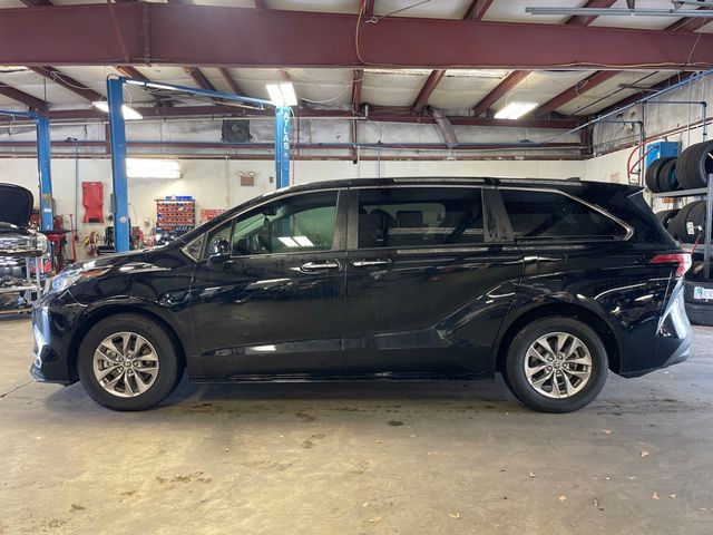 2022 Toyota Sienna XLE