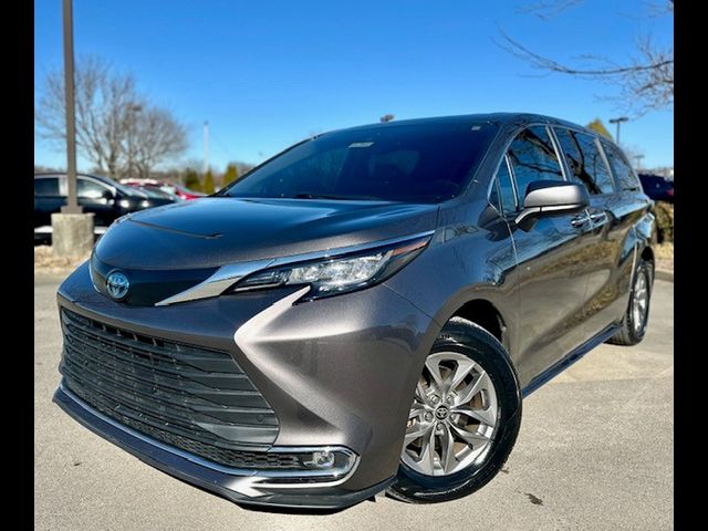 2022 Toyota Sienna XLE