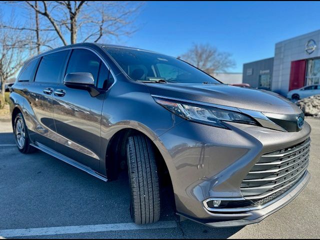 2022 Toyota Sienna XLE