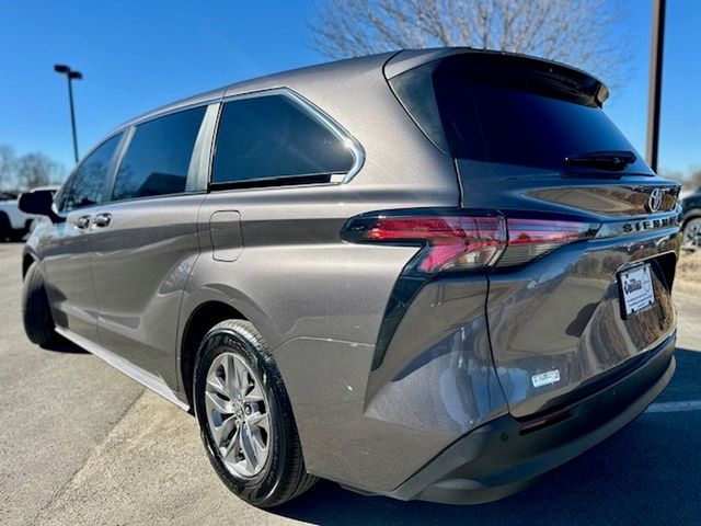 2022 Toyota Sienna XLE