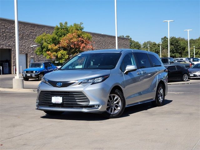 2022 Toyota Sienna XLE