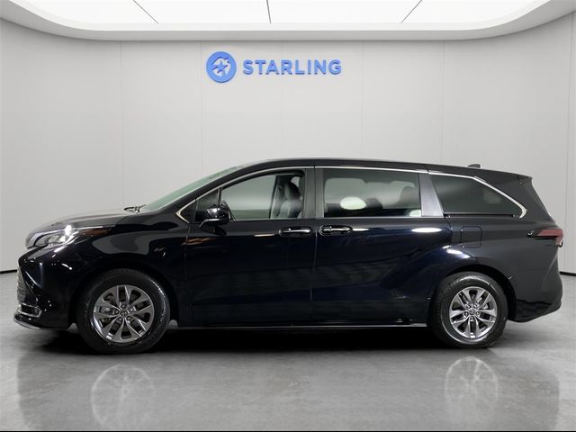 2022 Toyota Sienna XLE