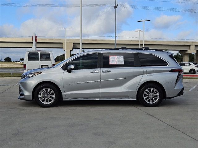 2022 Toyota Sienna XLE