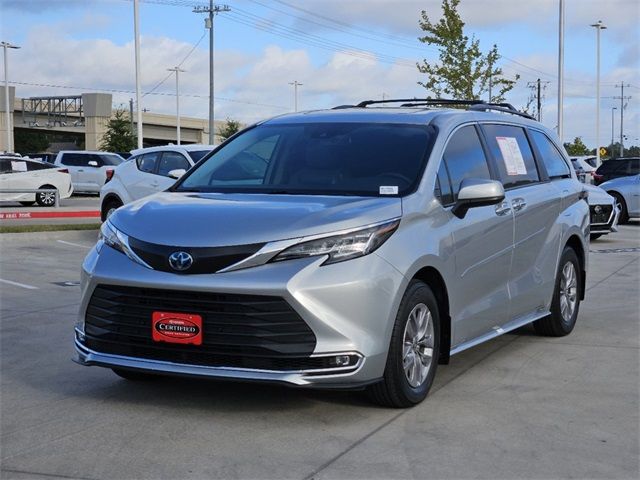 2022 Toyota Sienna XLE