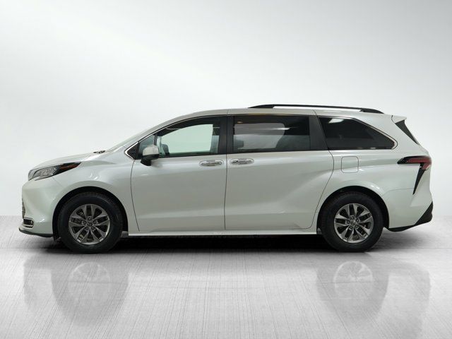 2022 Toyota Sienna XLE