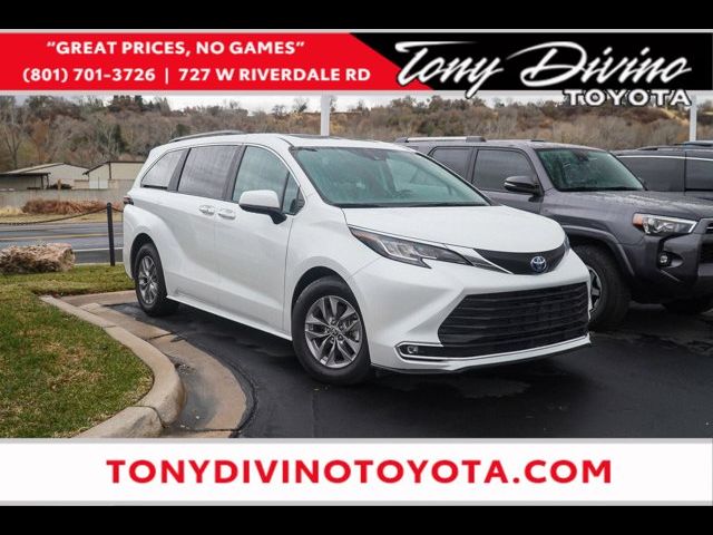 2022 Toyota Sienna XLE