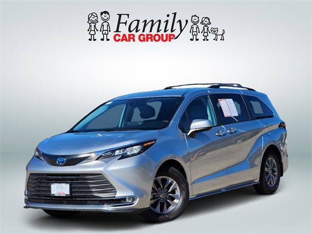 2022 Toyota Sienna XLE