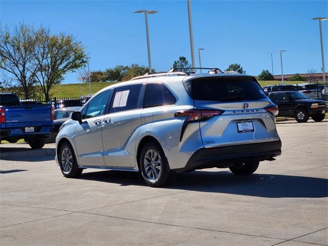 2022 Toyota Sienna XLE