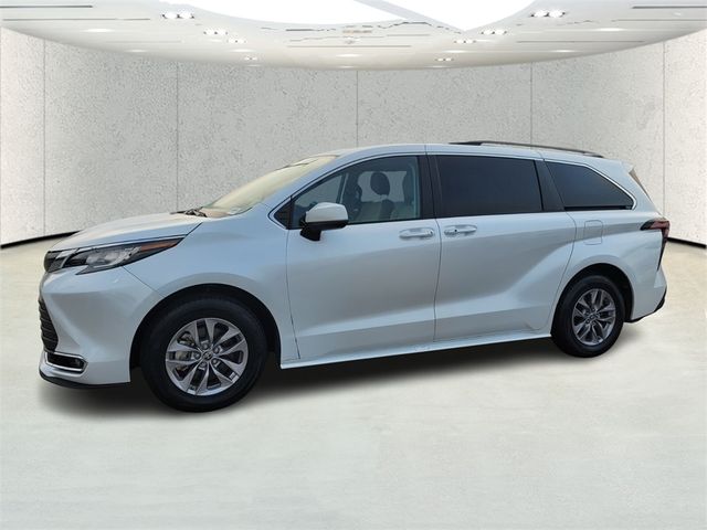 2022 Toyota Sienna XLE