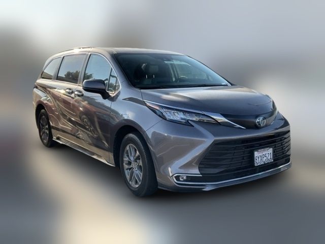 2022 Toyota Sienna XLE