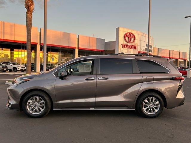 2022 Toyota Sienna XLE