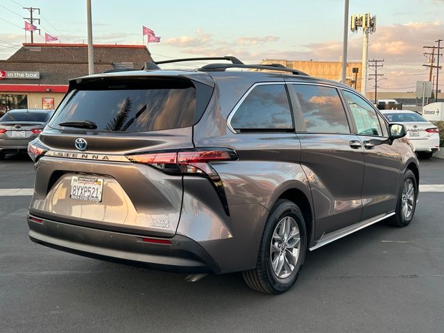 2022 Toyota Sienna XLE