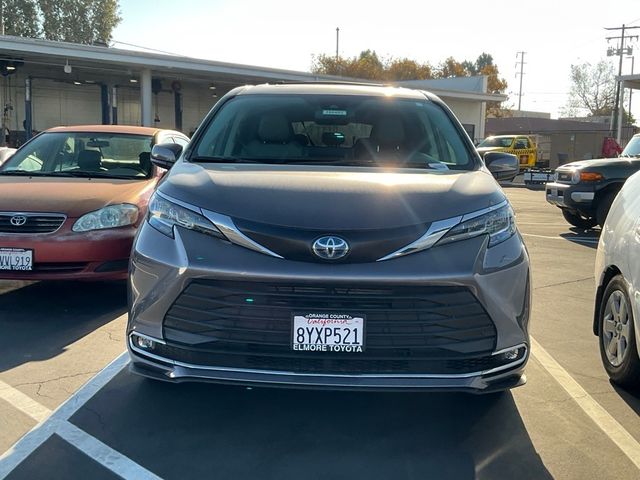 2022 Toyota Sienna XLE